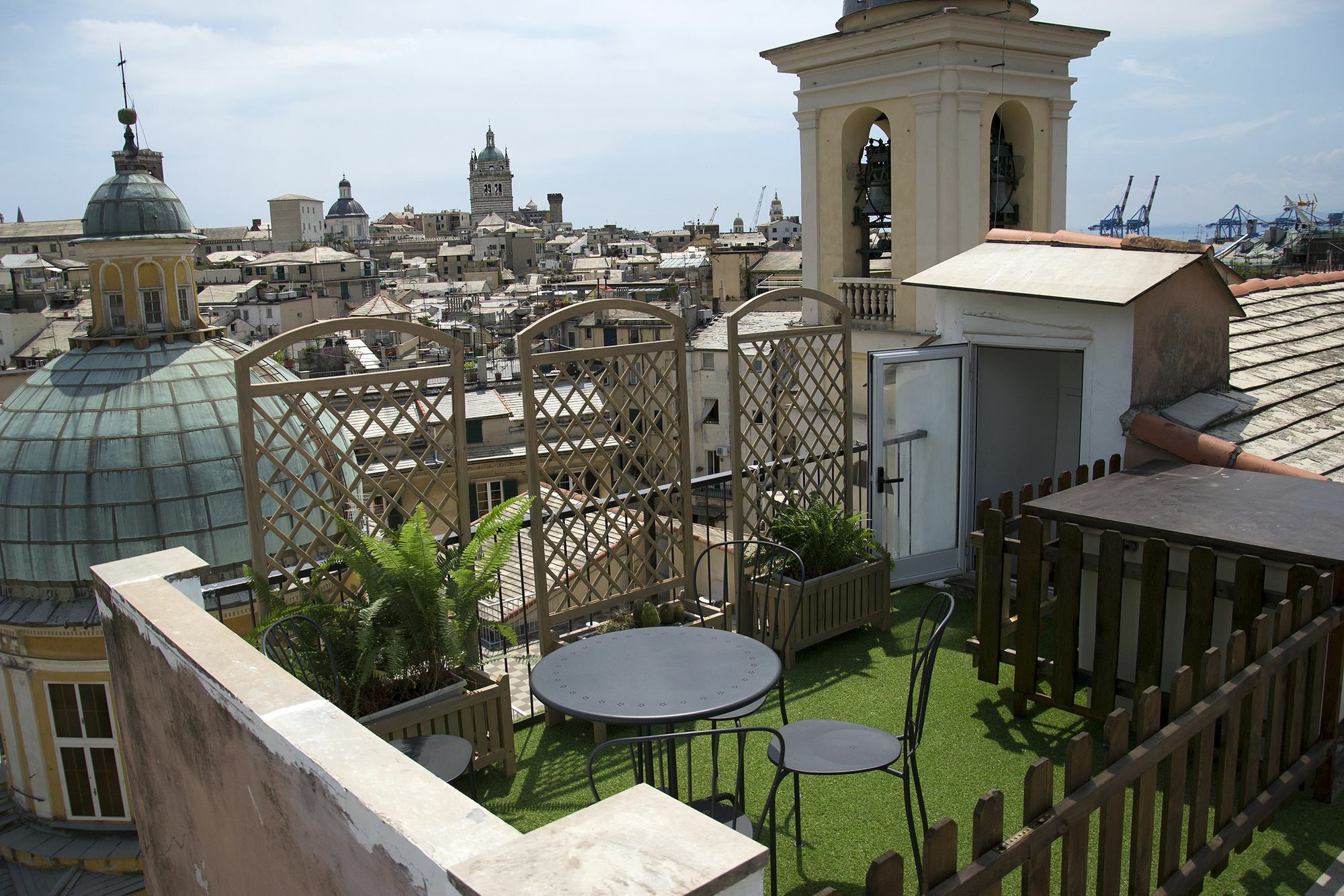 Hotel Sky On The Roofs - Il Cielo Sui Tetti Genua Zewnętrze zdjęcie